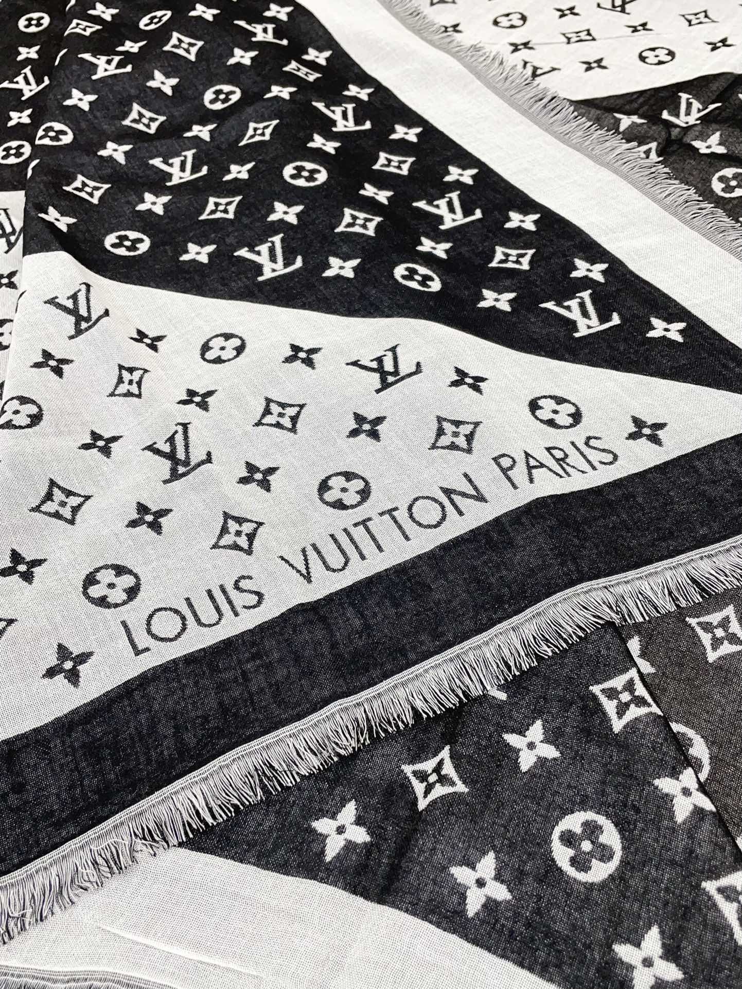 Louis Vuitton Scarf